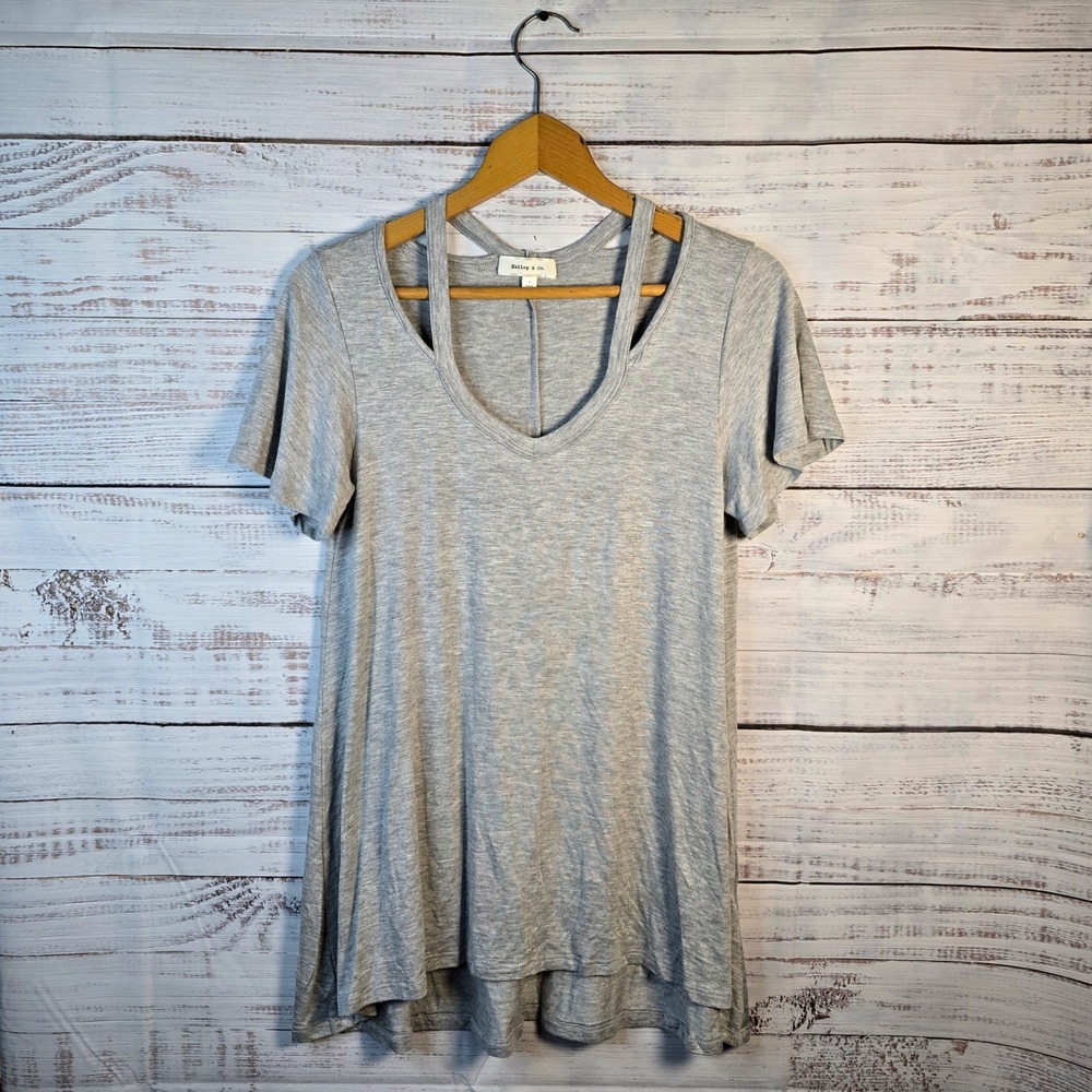Halley & Co Gray Cutout Neck Swing Tunic‎ Top Small Minimalist Casual NWOT